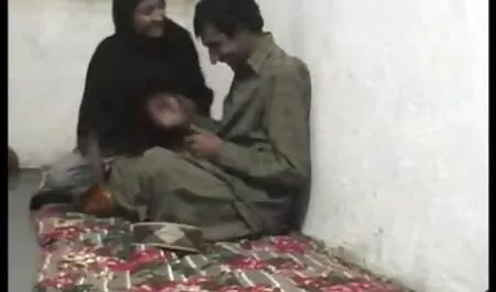 नावों पर सफेद बीएफ सेक्सी मूवी एचडी में काले