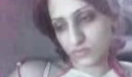 टेप पार्टी कप वील के एक विकल्प के साथ अमीर कुलीन बीएफ सेक्सी फुल एचडी फिल्म वर्गों के साथ एक सेट पर सारी रात