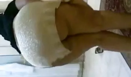 कुत्ते, गीला सेक्सी बीएफ इंग्लिश फिल्म में आदमी को देखने