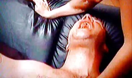 एक लडकी के साथ बलात्कार करने के लिए बफ मूवी सेक्सी